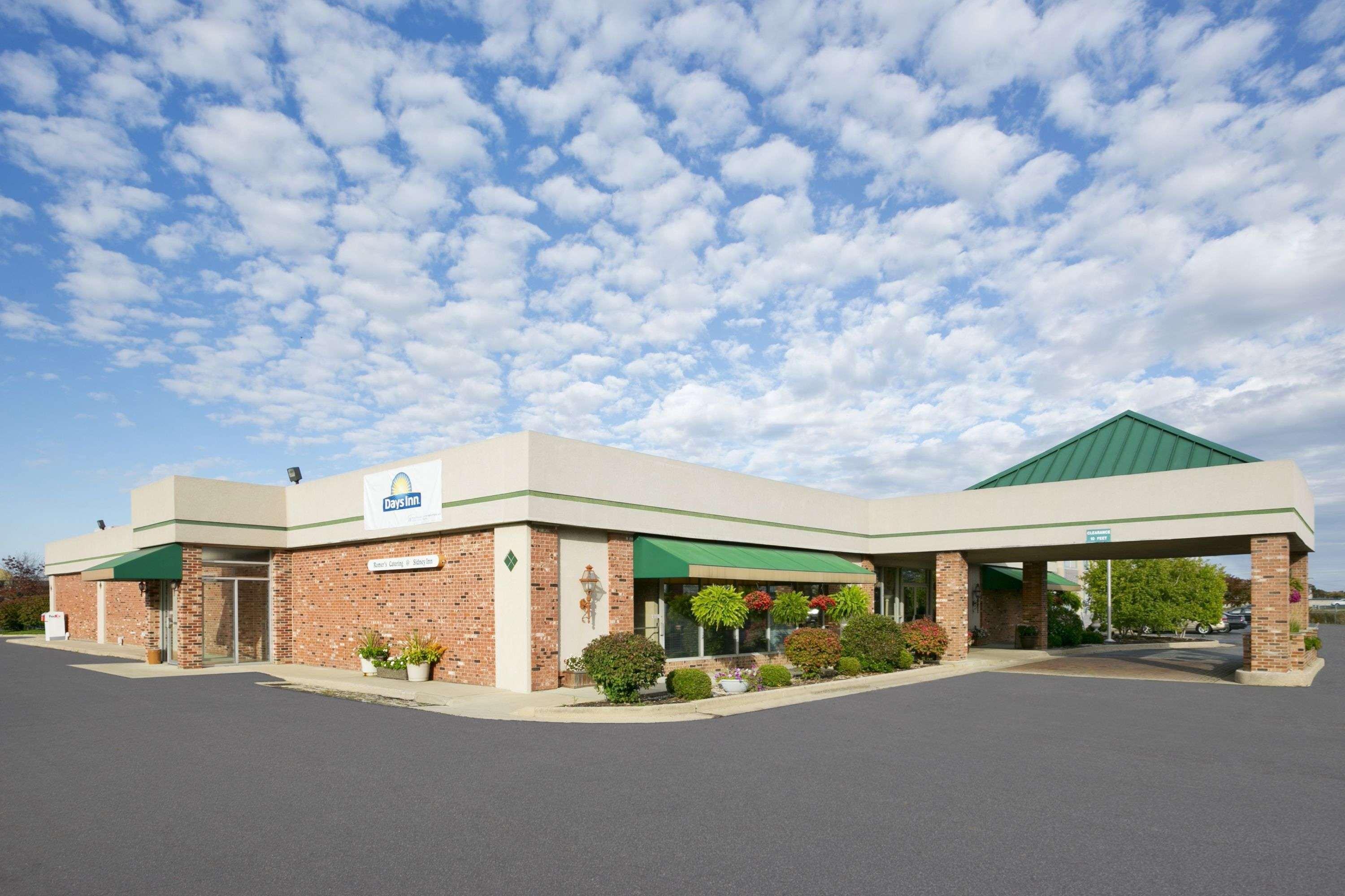 Days Inn By Wyndham Sidney Oh Buitenkant foto