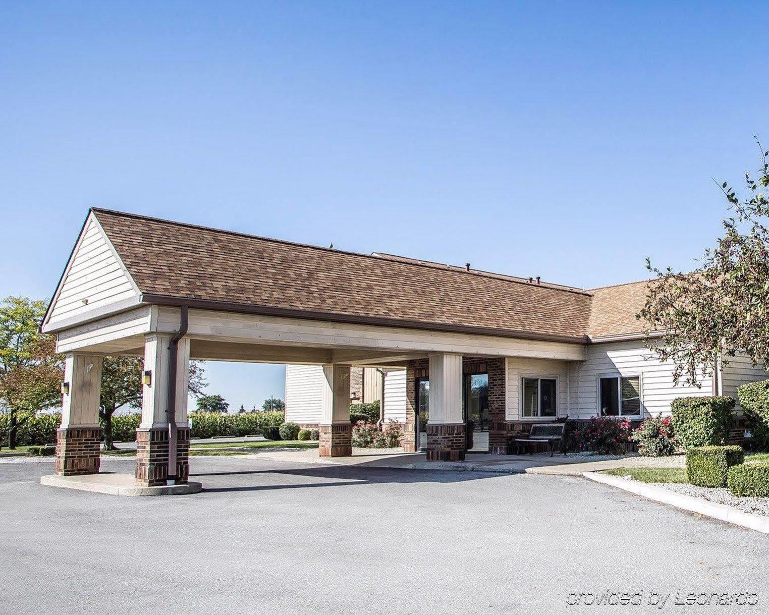 Days Inn By Wyndham Sidney Oh Buitenkant foto