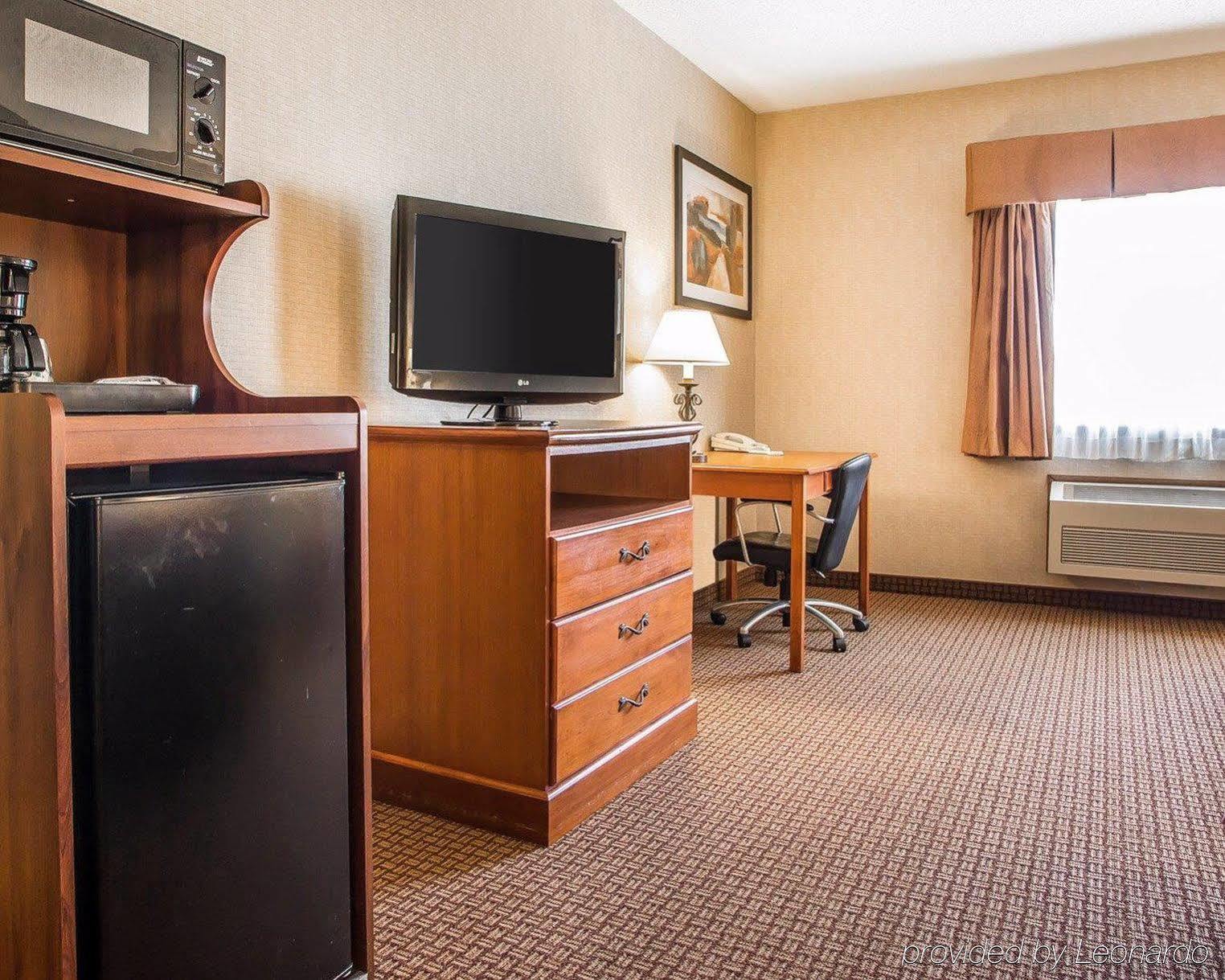 Days Inn By Wyndham Sidney Oh Buitenkant foto