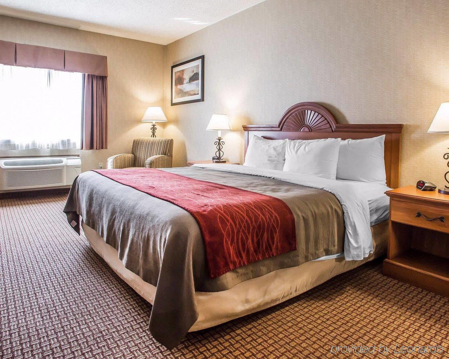 Days Inn By Wyndham Sidney Oh Buitenkant foto