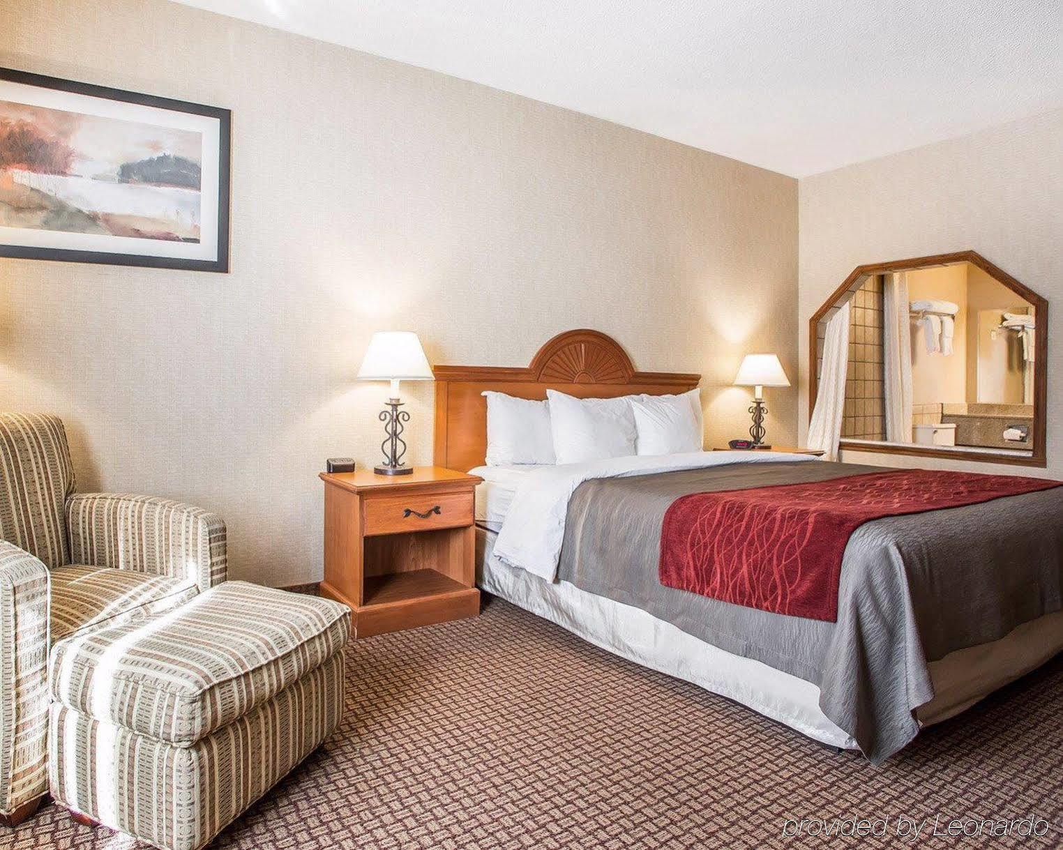 Days Inn By Wyndham Sidney Oh Buitenkant foto